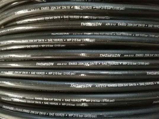 Easily Clean 3/16" ISO 1436-1 1SN Wire Braid Hydraulic Hose
